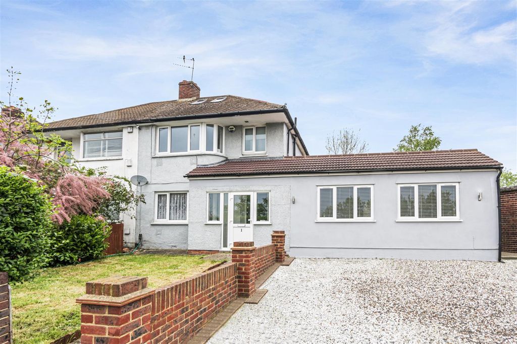 Property photo 1 of 18 Rt_Wt_Bxh_T_Job126_2 Wellan Close_24_0205202422262