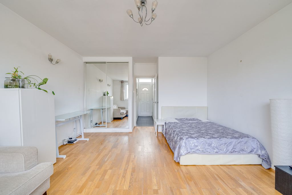 Property photo 2 of 4