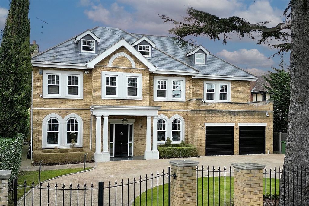 Property photo 1 of 24 Front