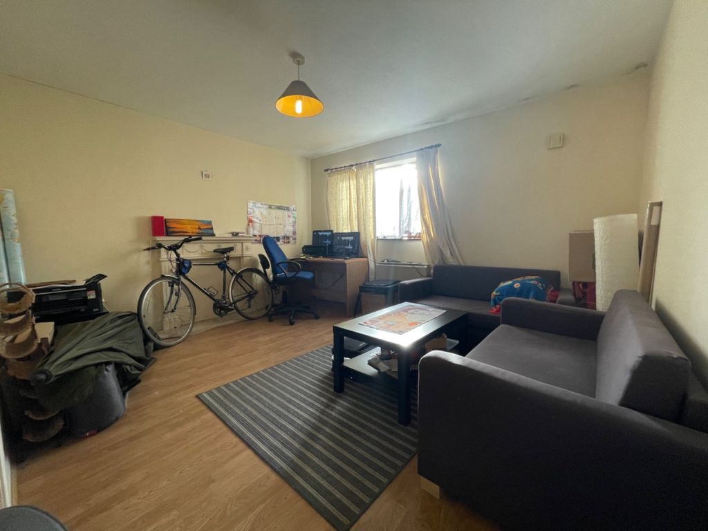 Property photo 2 of 7 2059521