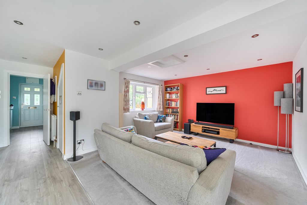 Property photo 3 of 25 1342026-19-68A5cc...
