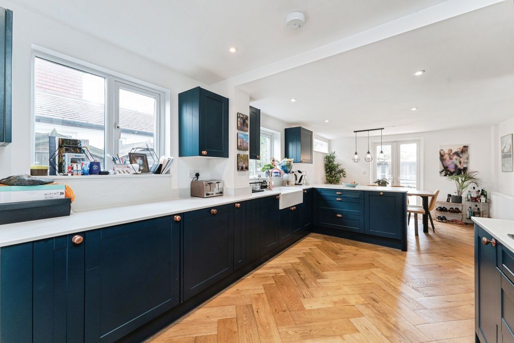 Property photo 2 of 46 Pbox-Img.Jpg