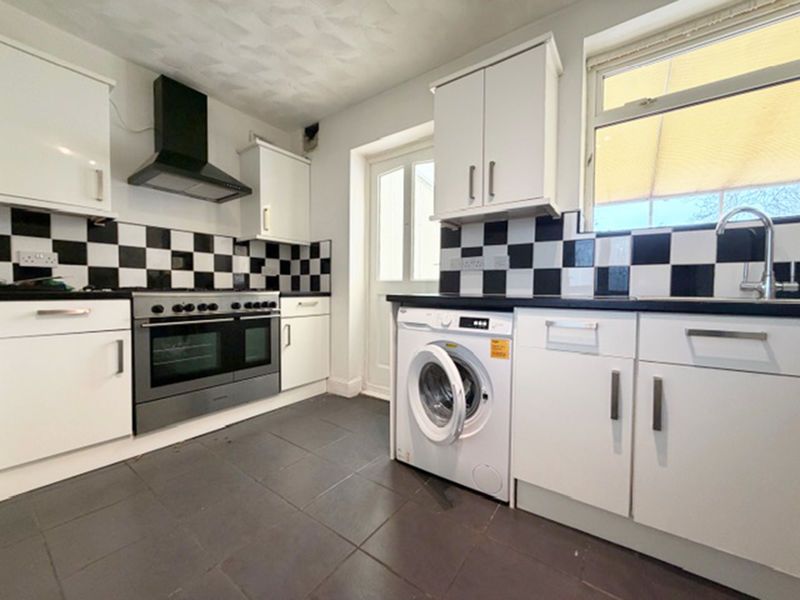 Property photo 2 of 16 Kitchen