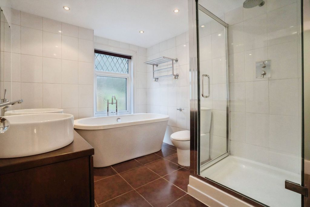 Property photo 3 of 41