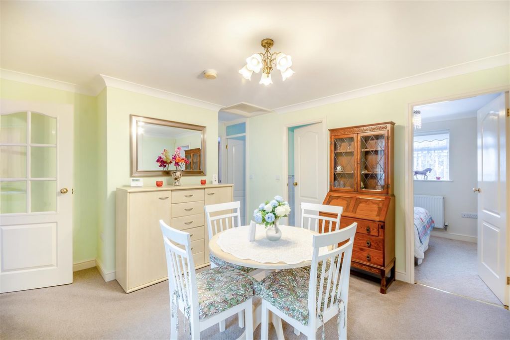 Property photo 3 of 26 8673956-Interior06.Jpg