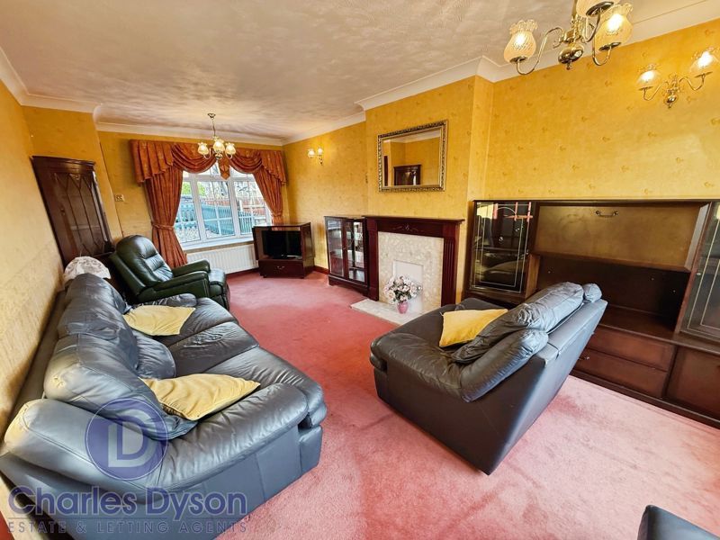 Property photo 2 of 9 Lounge