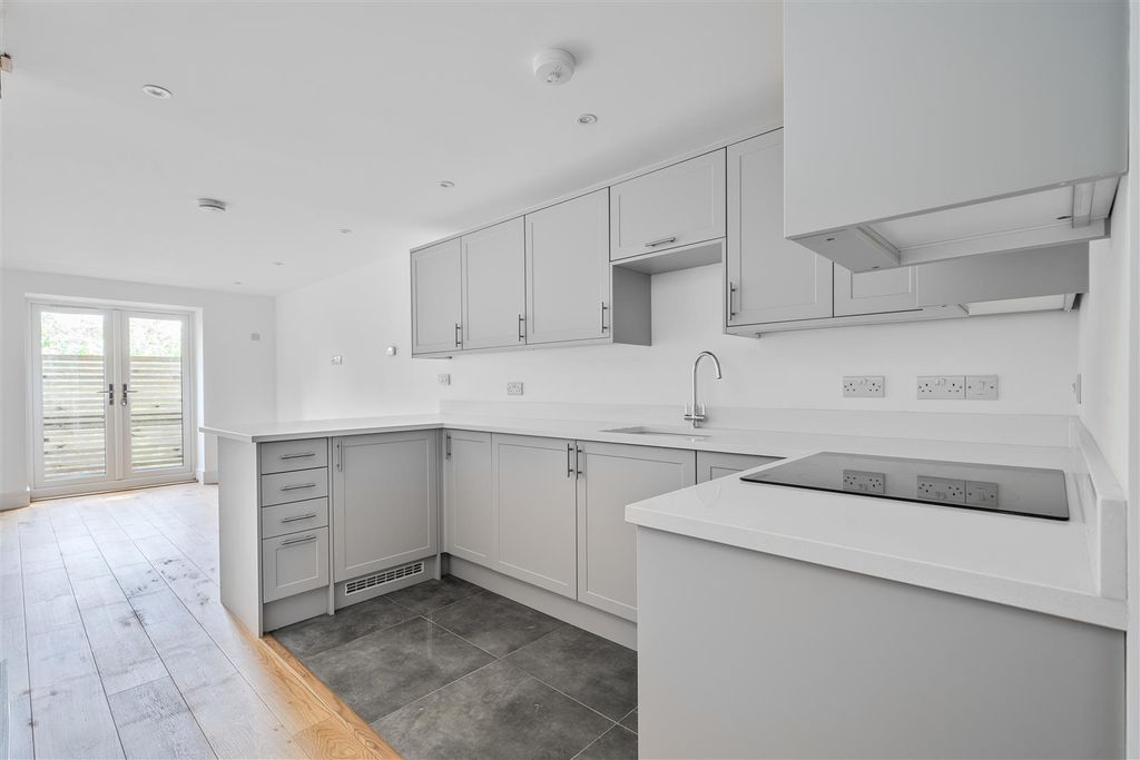 Property photo 1 of 17 1302472-13-683Ed03d934c6.Jpg