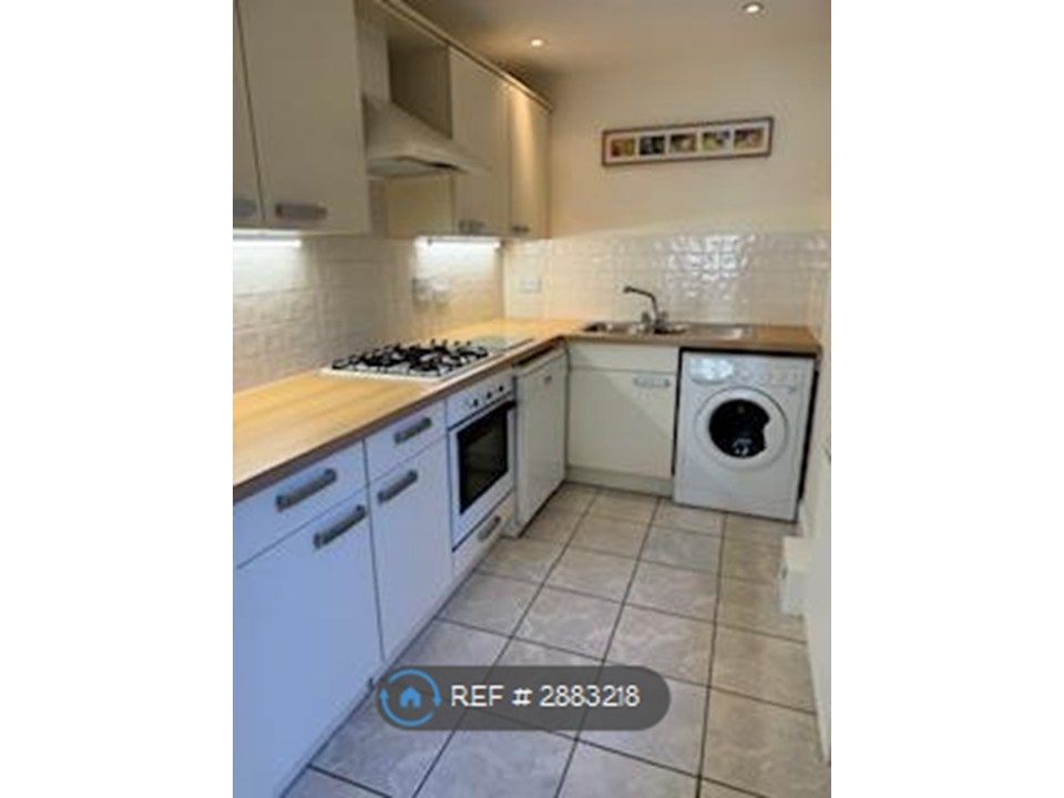 Property photo 2 of 14 Kitchen