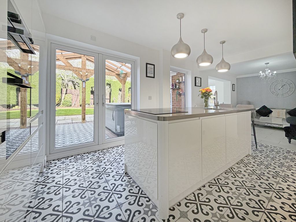 Property photo 3 of 46