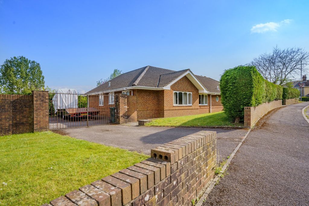 Property photo 1 of 30