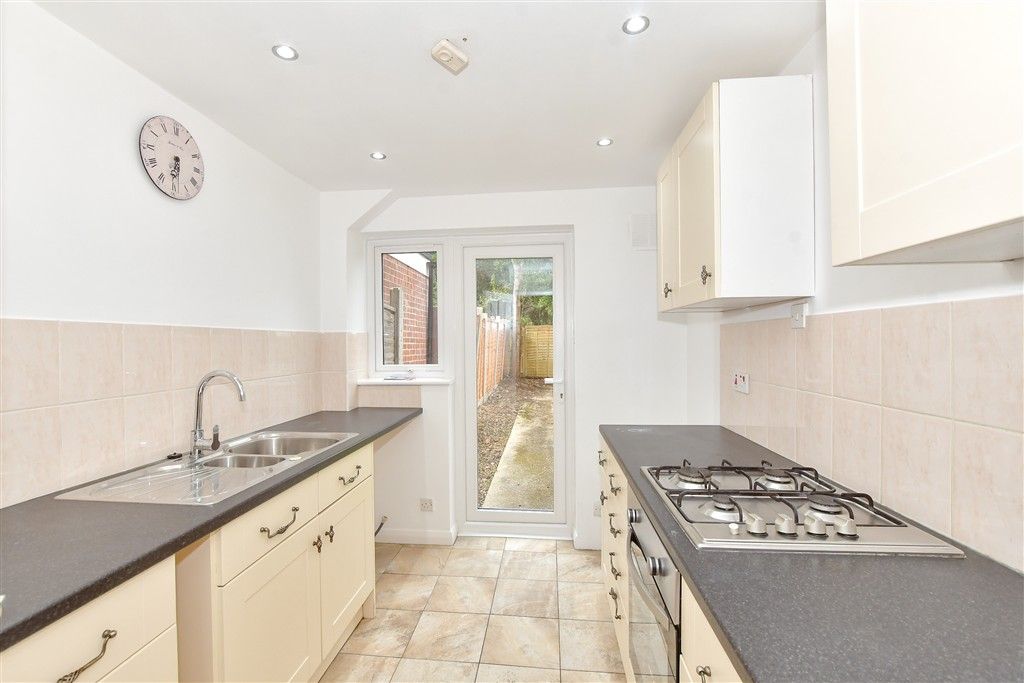 Property photo 3 of 12 Kitchen