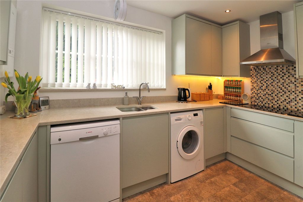 Property photo 2 of 13 Picture No. 28