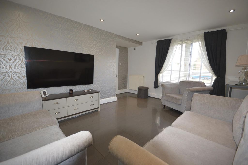 Property photo 3 of 12 3.Jpg