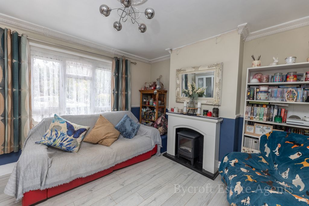 Property photo 2 of 13