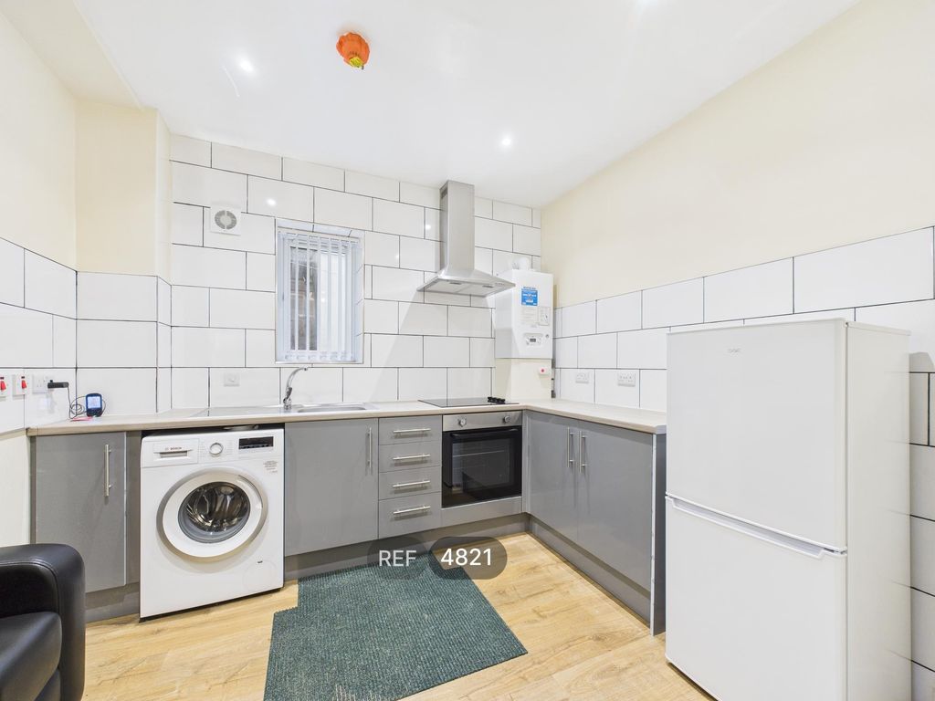 Property photo 2 of 8 Kitchen