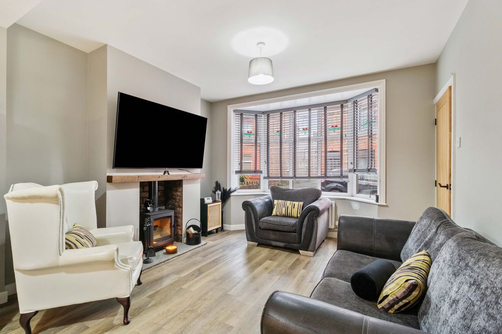 Property photo 3 of 19