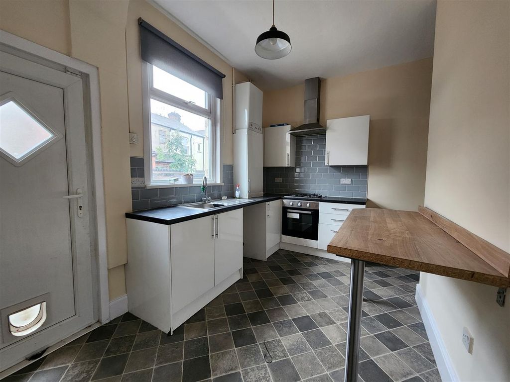Property photo 1 of 8 6800.Jpg