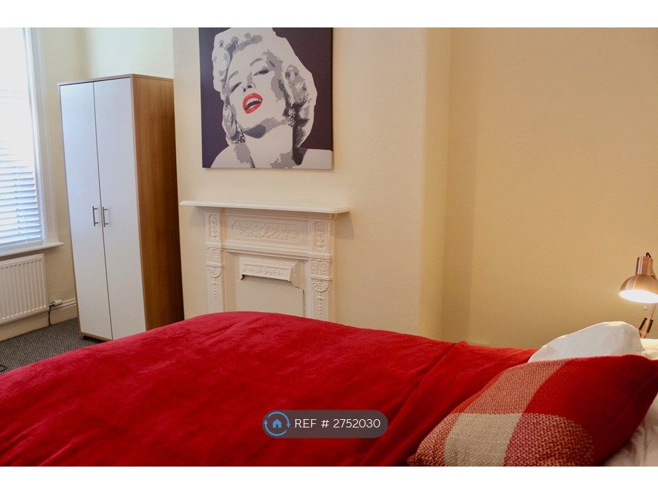 Property photo 2 of 13 Room 3