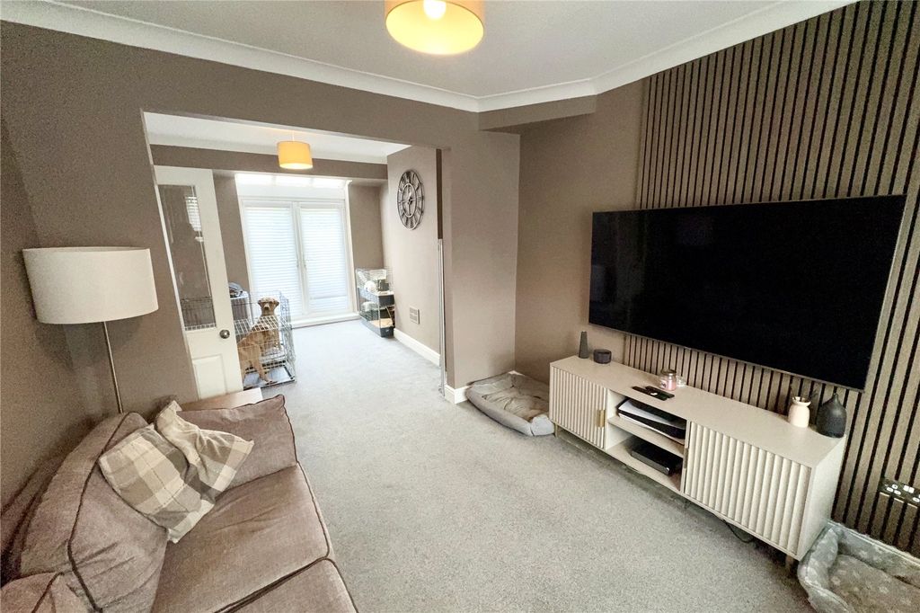 Property photo 3 of 8 Picture No. 10