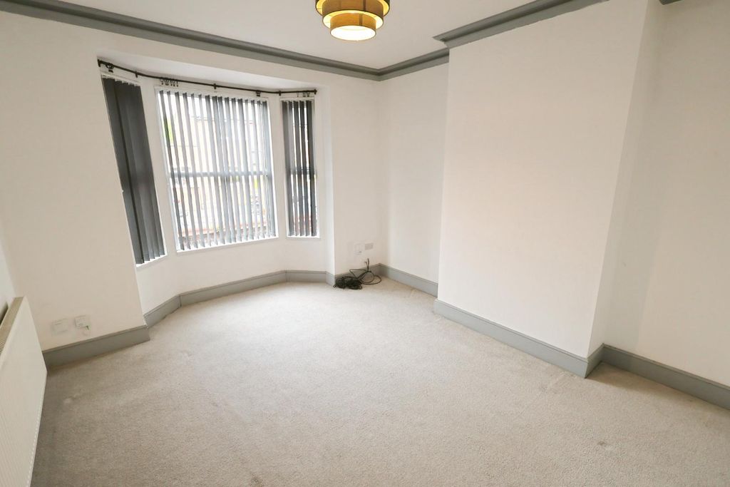 Property photo 3 of 13 Living Room