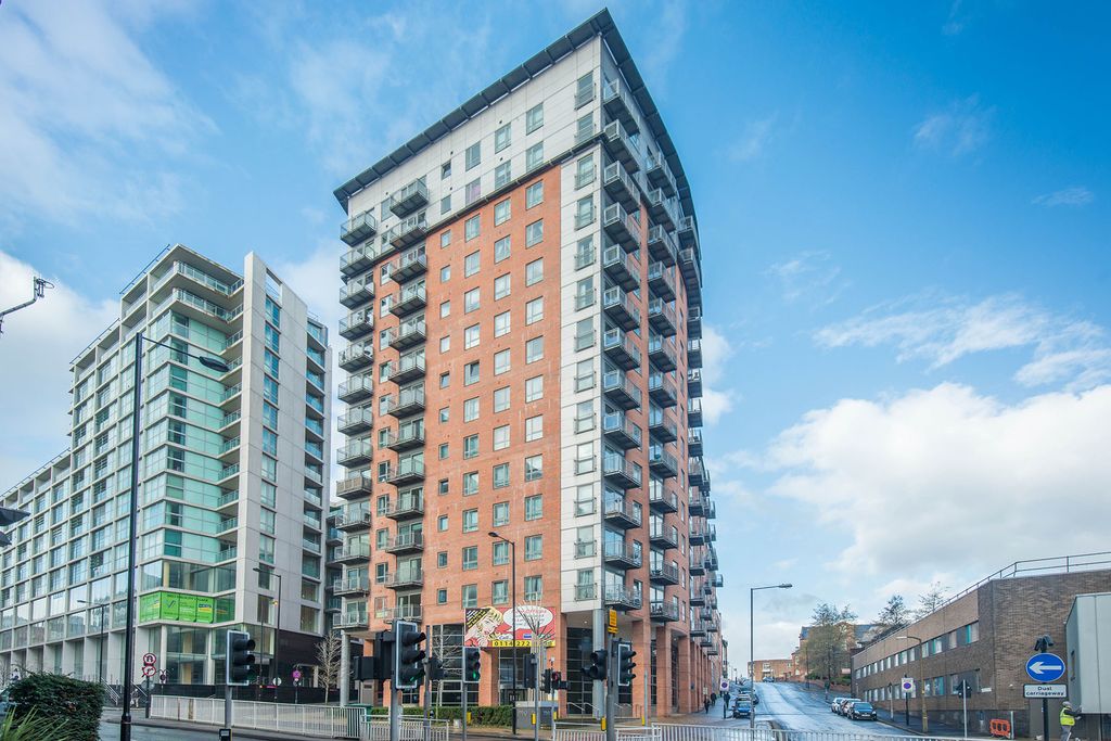 Property photo 1 of 8