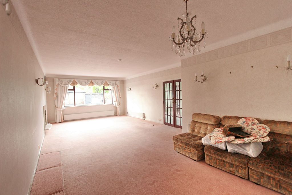 Property photo 3 of 25