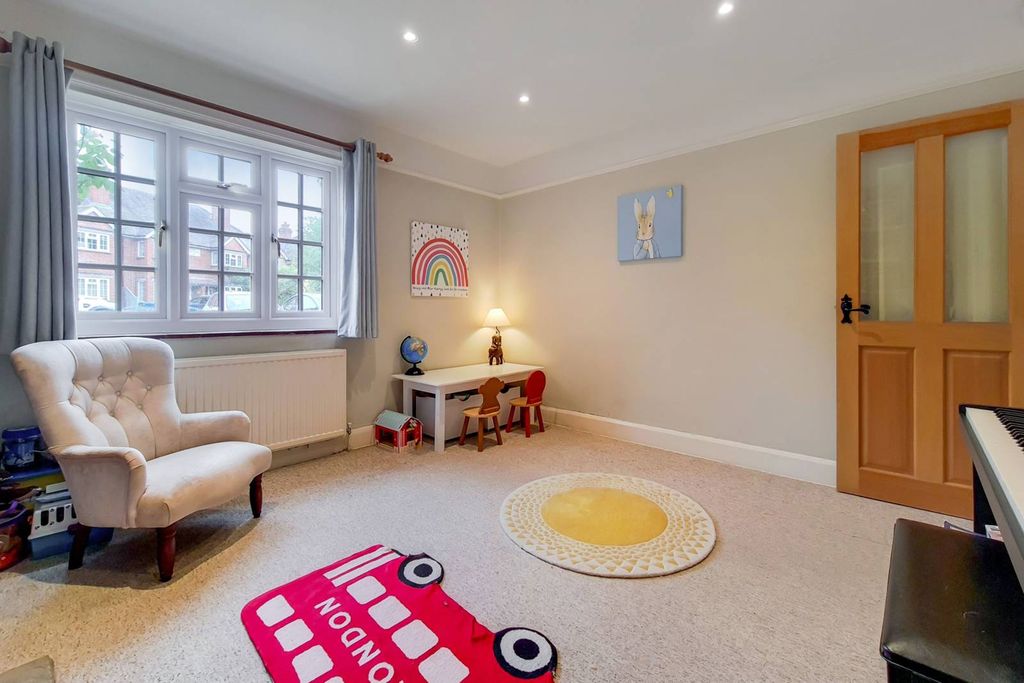 Property photo 3 of 16