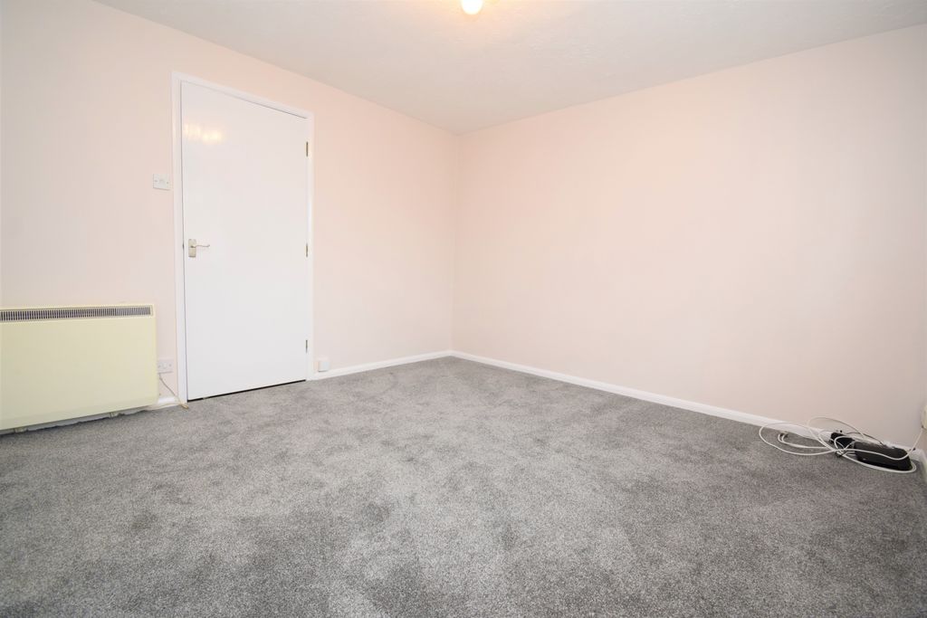 Property photo 3 of 9 Photo 03