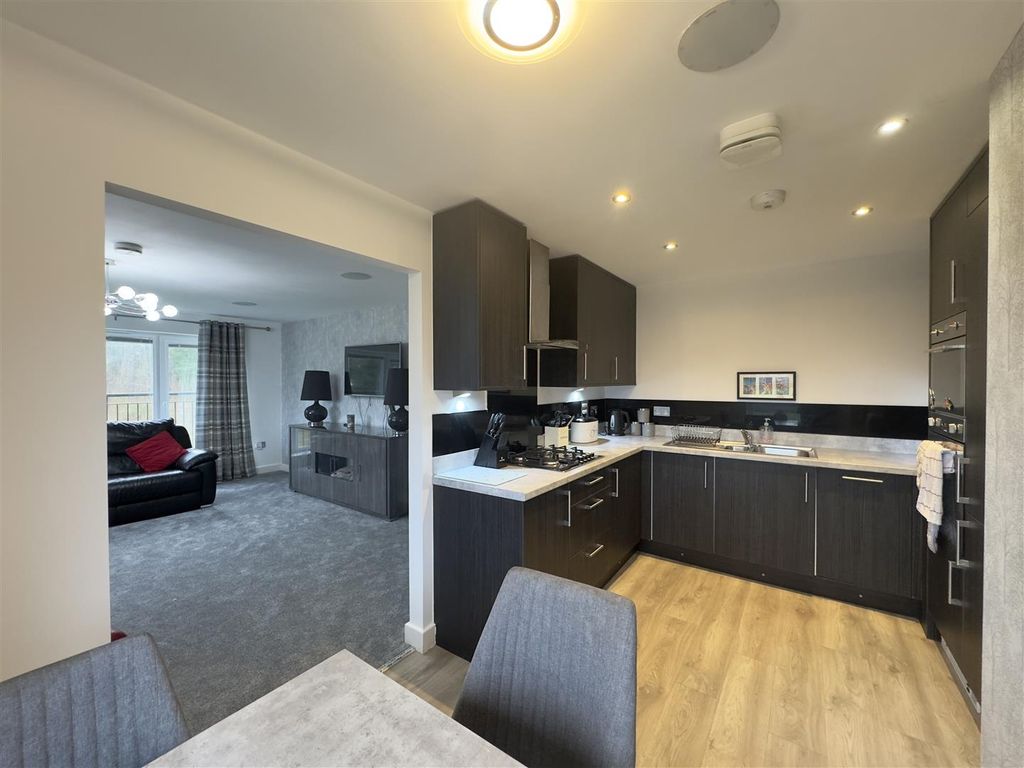 Property photo 2 of 16 Kitchen