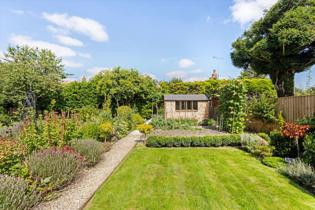 Property photo 3 of 21 Image