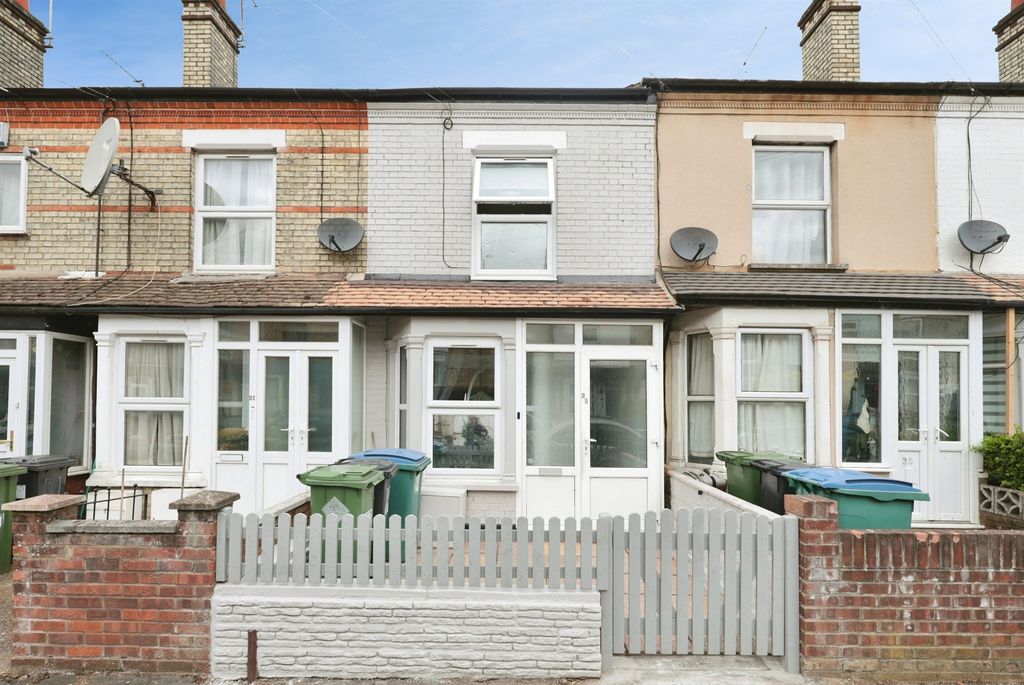 Property photo 2 of 17