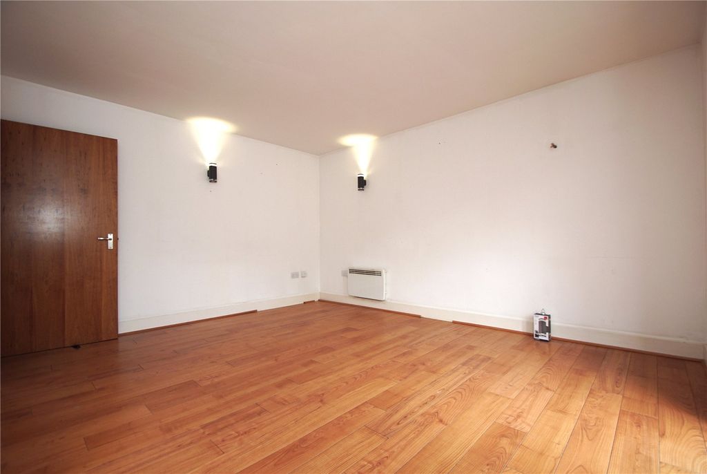 Property photo 3 of 6 Picture No. 05