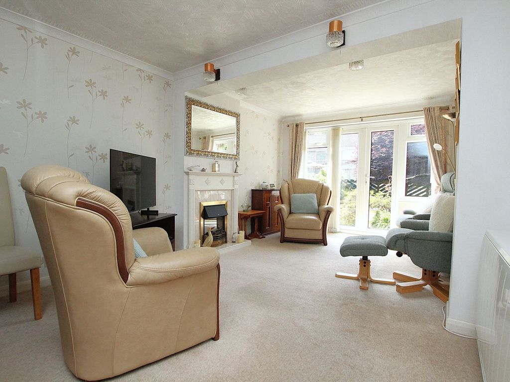 Property photo 3 of 34