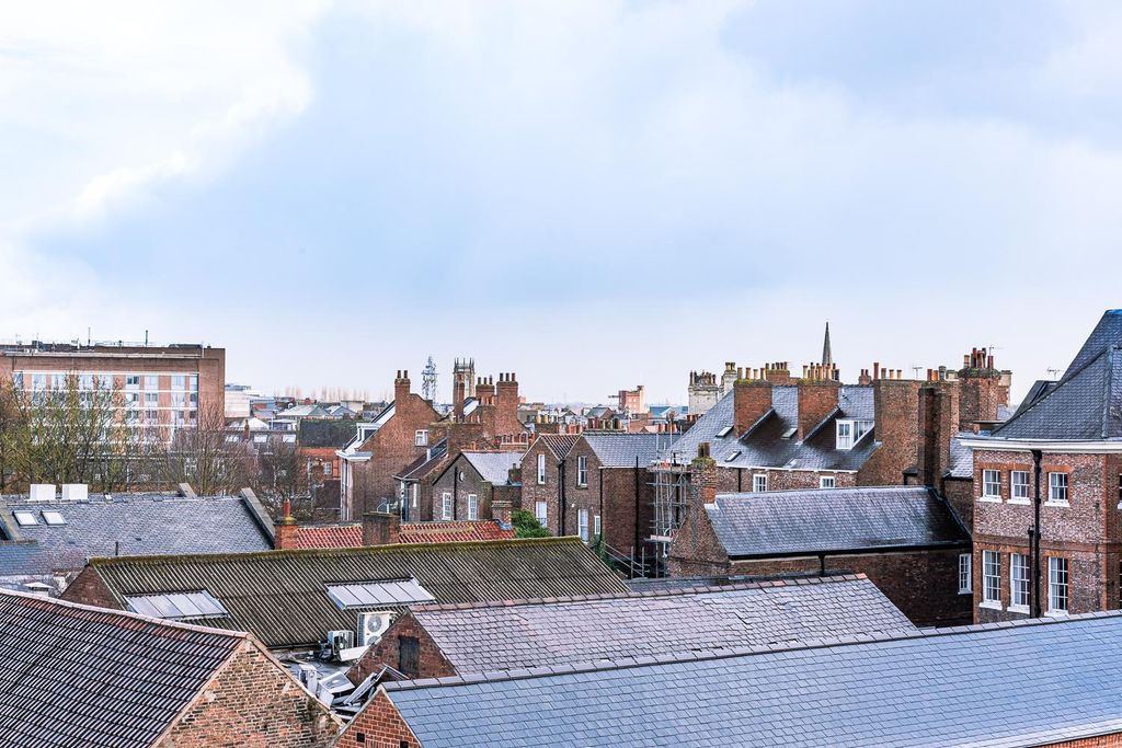 Property photo 2 of 10 City Centre Views
