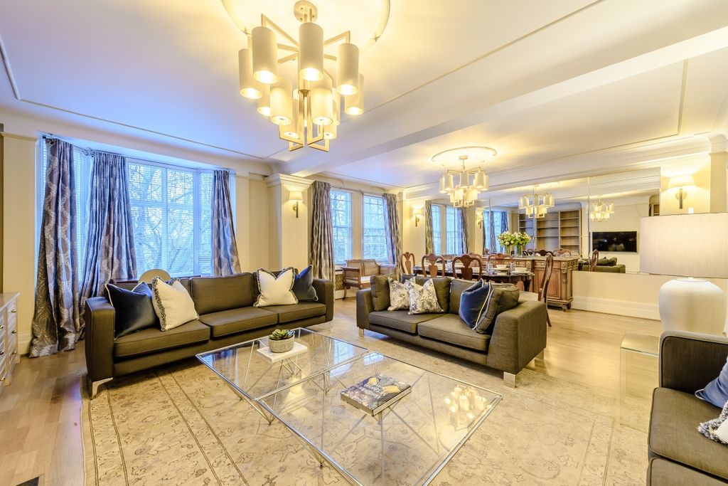 Property photo 3 of 16 8451956-Interior07