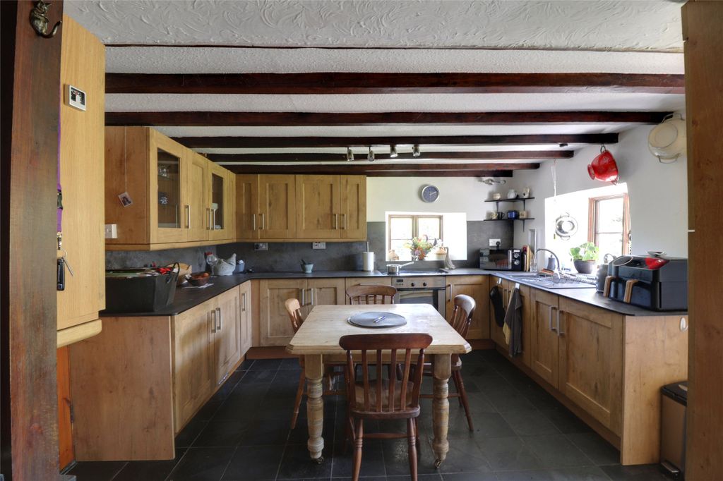 Property photo 2 of 28 2 - Picture No. 08