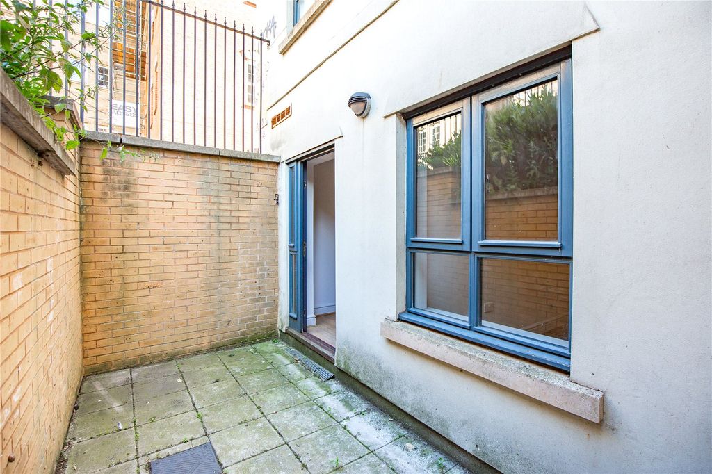 Property photo 3 of 18 Picture No. 14