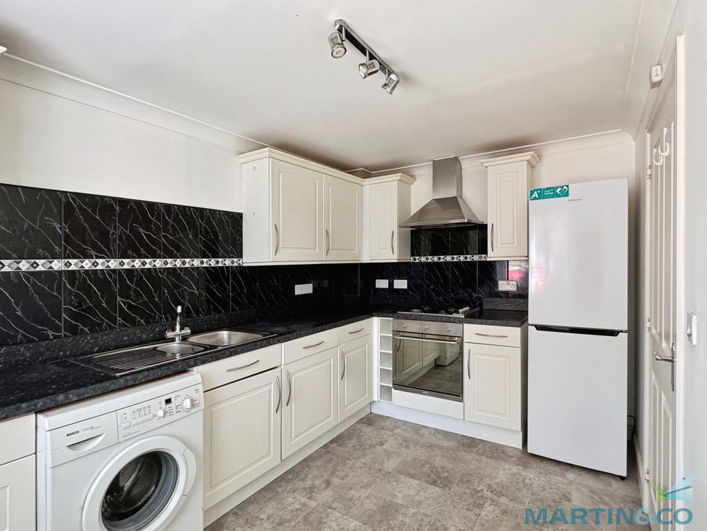 Property photo 3 of 14 2c33B1d9--45BA-Be3C-297B640B1698-73105-000026F5315