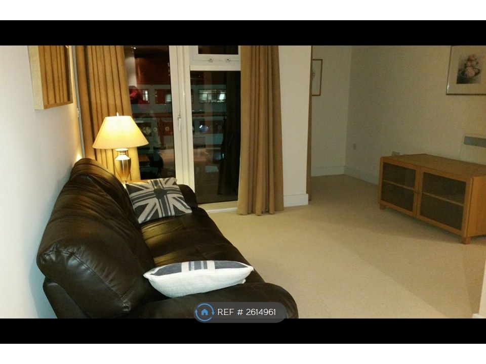 Property photo 1 of 6 Living Room