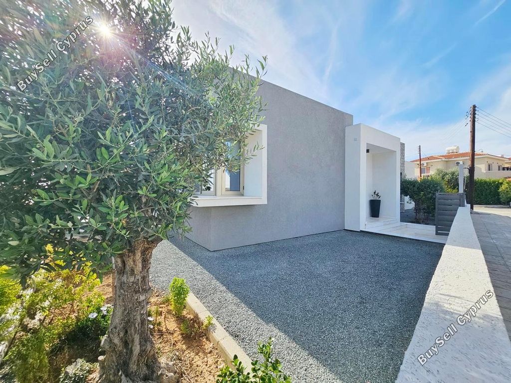 Property photo 3 of 48