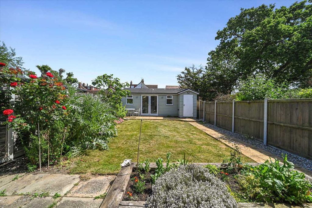 Property photo 3 of 24