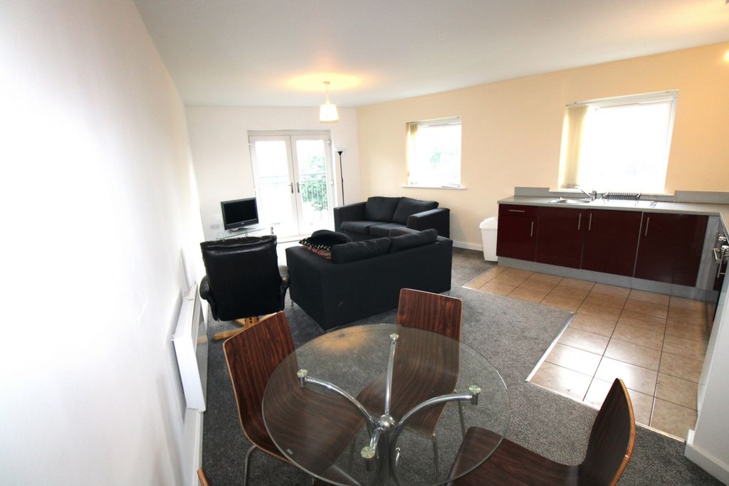 Property photo 1 of 12 Photo 8