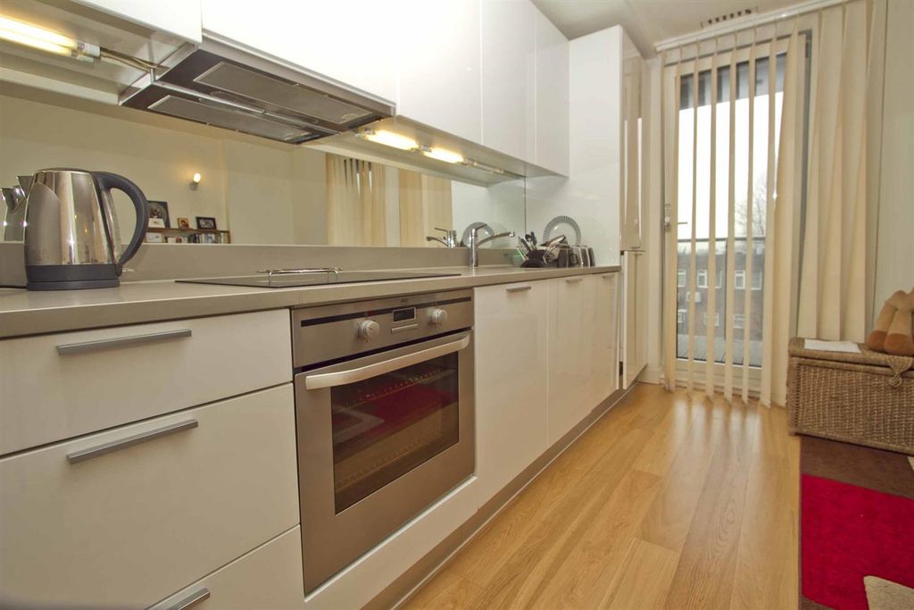 Property photo 3 of 6 Kitchen (2).Jpg