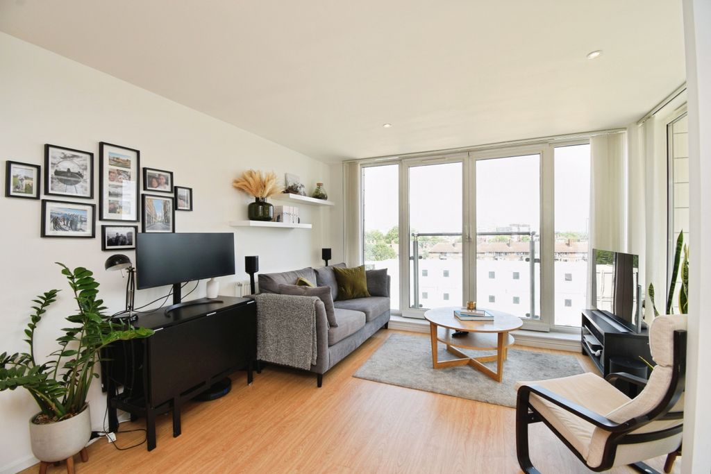 Property photo 2 of 11 Open Plan Living