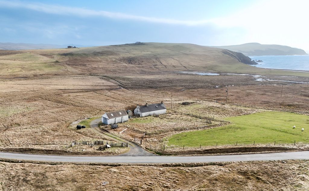 Property photo 2 of 35