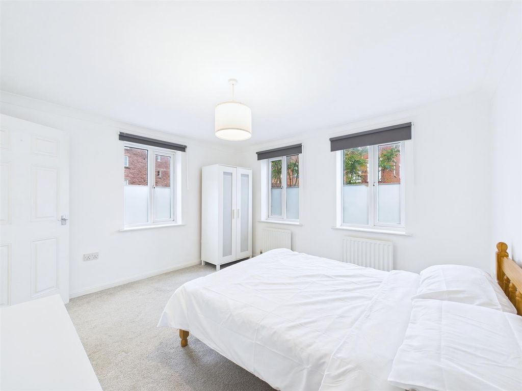 Property photo 3 of 18 Cam02170G0-Pr0467-Still005.Jpg