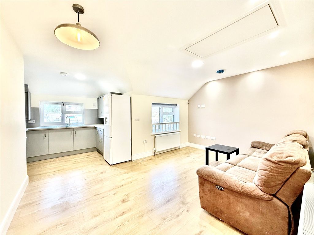 Property photo 1 of 9 Picture No. 14