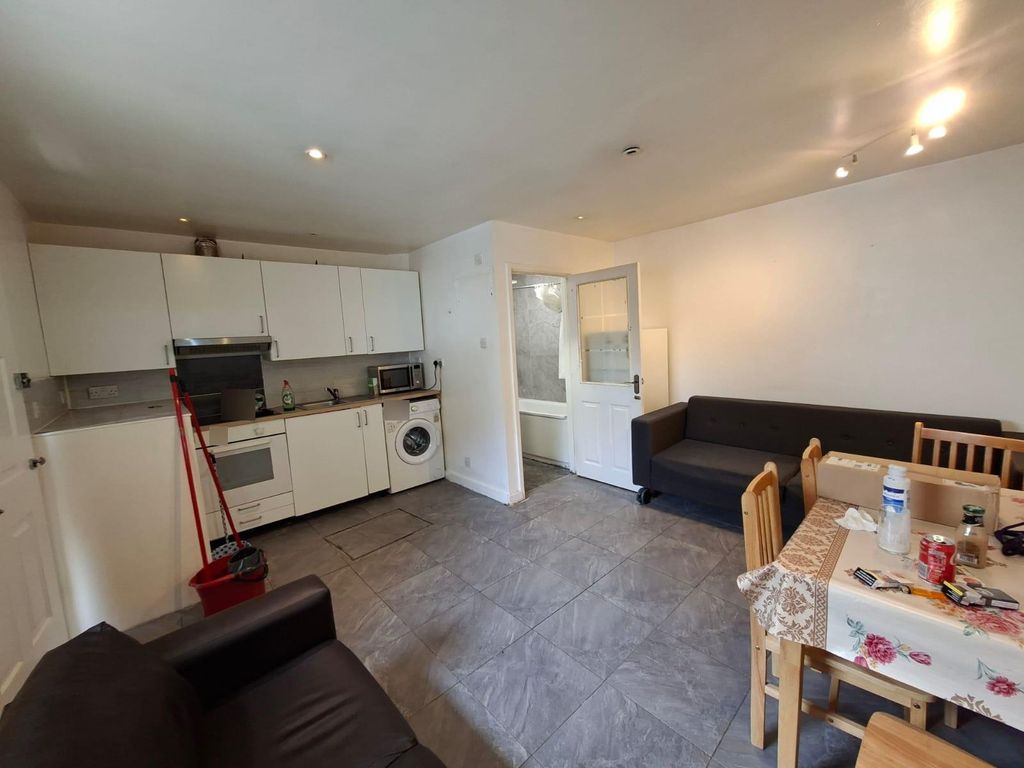 Property photo 1 of 7 Photo 0