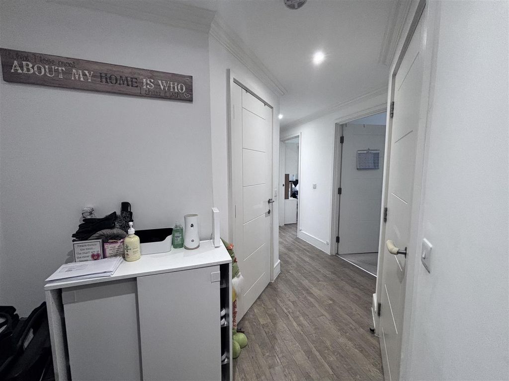 Property photo 2 of 11 Img_1226.Jpg