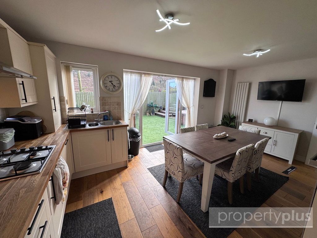 Property photo 3 of 27 Picture No. 31